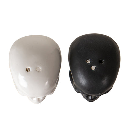 SKULL SALT AND PEPPER SHAKER SET