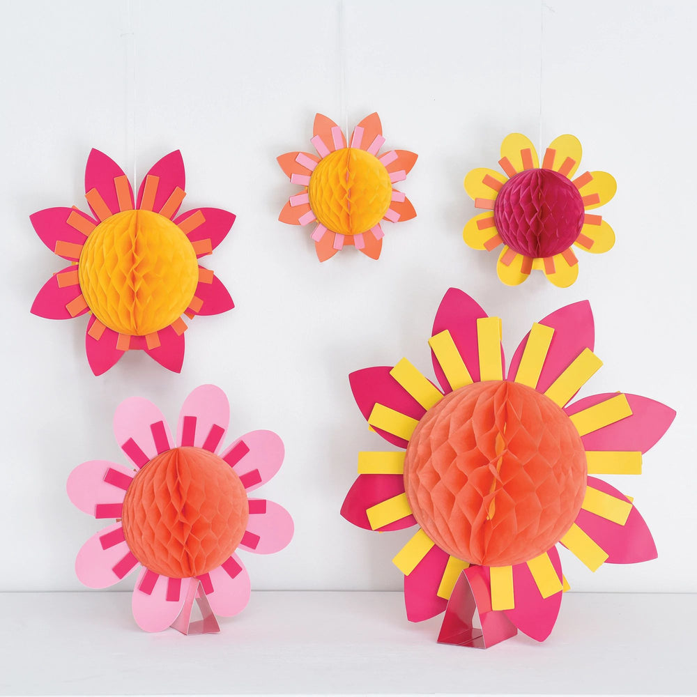 Throwback Summer Honeycomb Décor