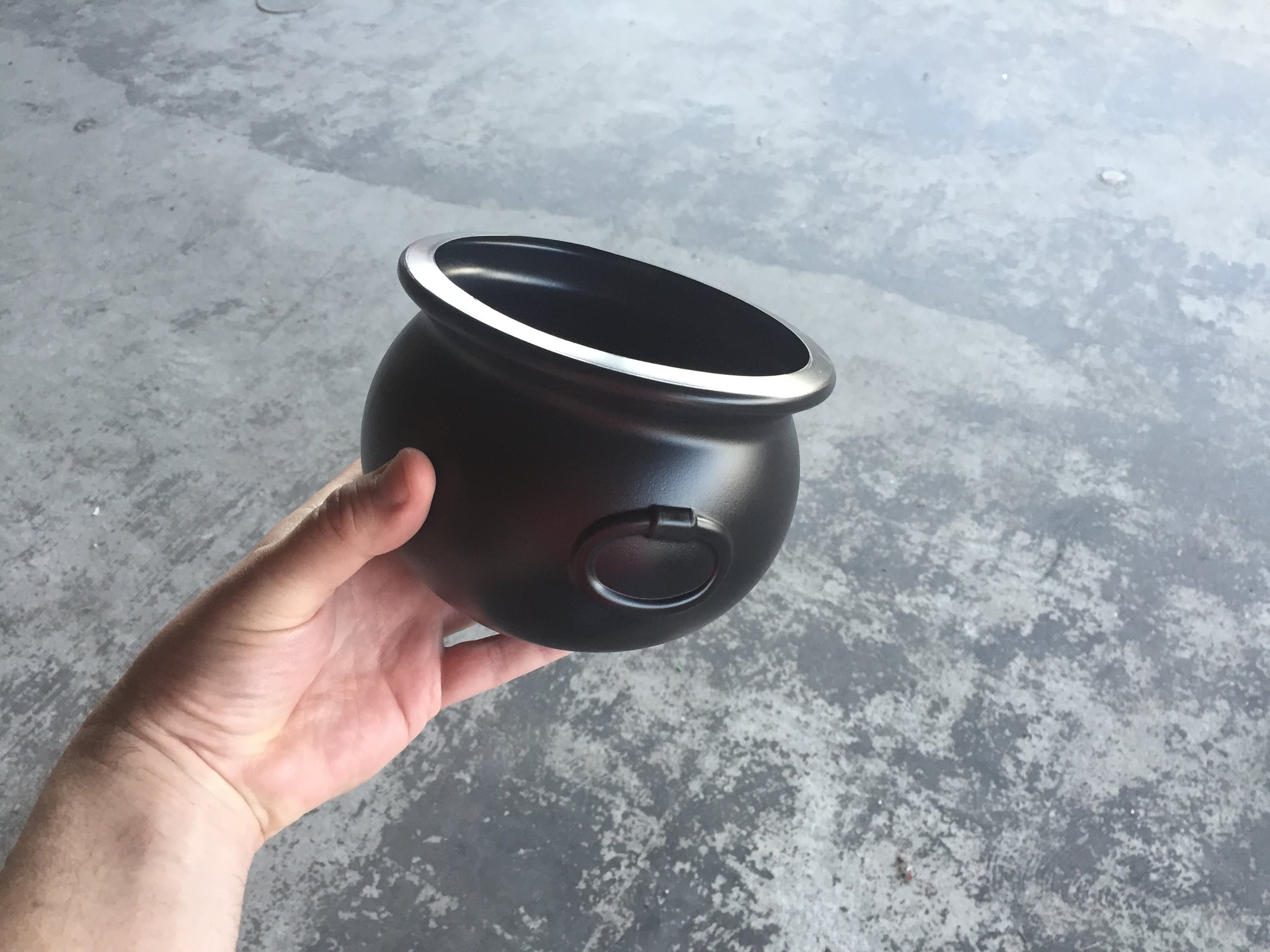 6in Black Plastic Cauldron