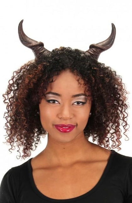 Horns with adjustable elastic cord