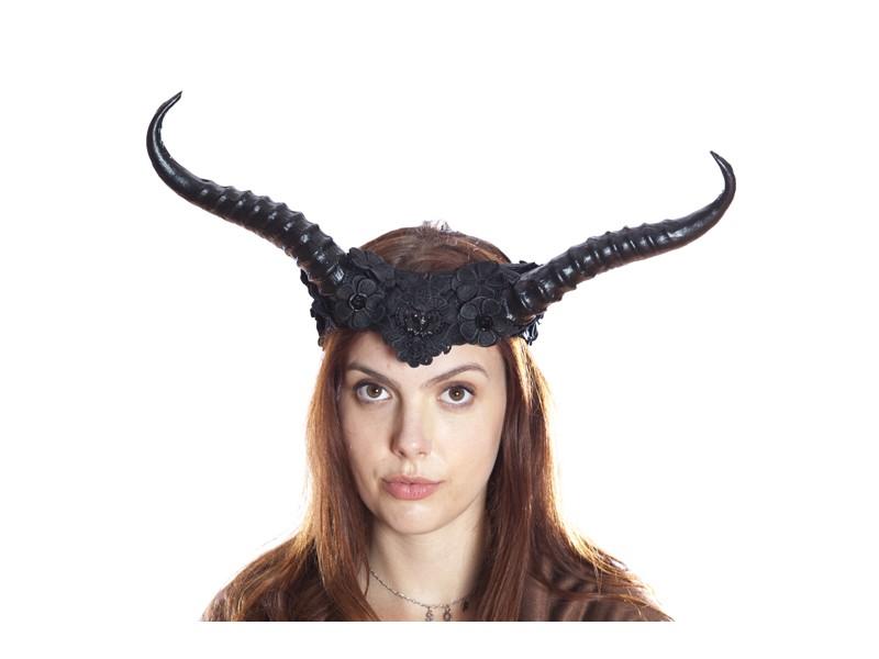 Black Lace Flowers with ribbed horns