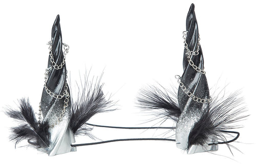 Horns with chain accents