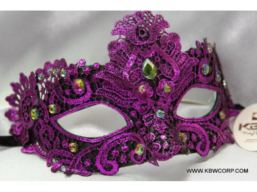 Fancy lace and rhinestone mask