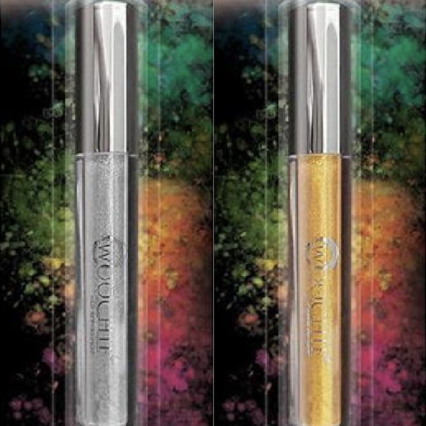 Available in silver or gold